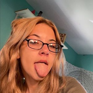 Meet your Posher, Alissa